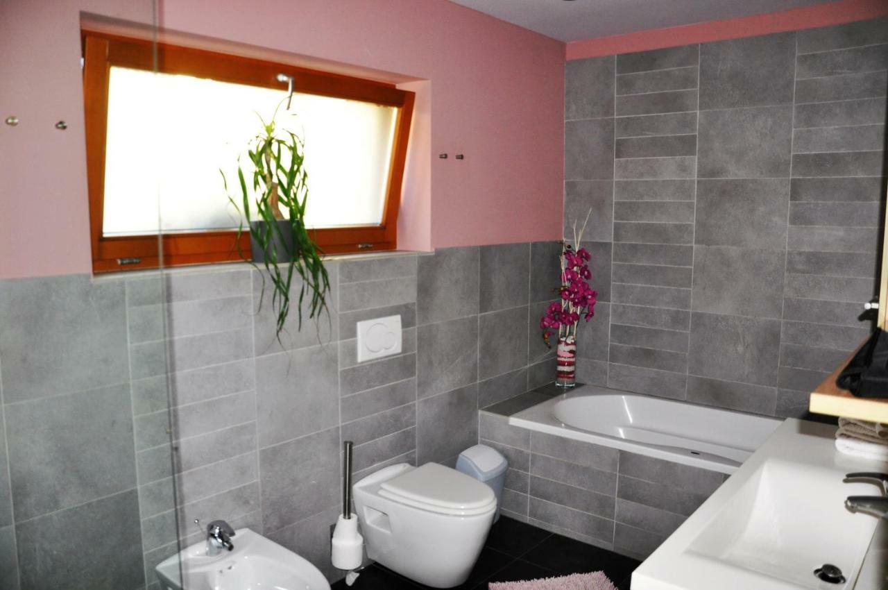 Apartma Rosa Spodnji Otok Ngoại thất bức ảnh