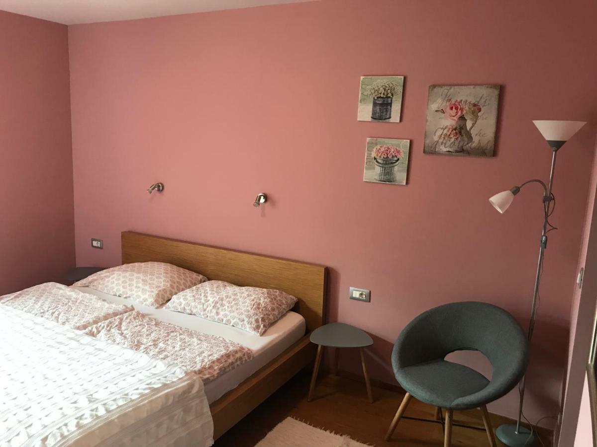 Apartma Rosa Spodnji Otok Ngoại thất bức ảnh